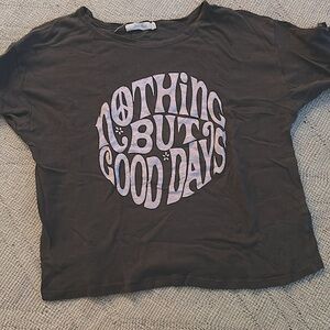 Cropped Loose Fit Graphic T-shirt by JUNK FOOD! Dark Gray.  Small